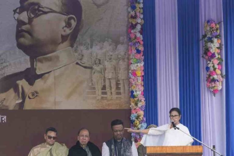 बंगाल SIR: क्या EC नेताजी सुभाष चंद्र बोस को भी बुलाता? ममता बनर्जी ने पूछा।