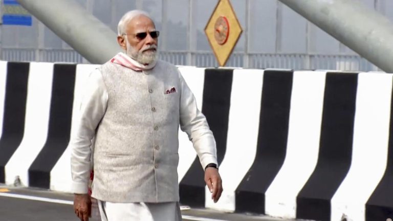 कांग्रेस ने अपने शासन के दौरान नॉर्थ ईस्ट को नज़रअंदाज़ किया, असम में उग्रवाद को बढ़ावा दिया: गुवाहाटी रैली में PM