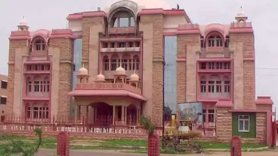 50 लाख रुपए का यूडी टैक्स था बकाया, जमा नहीं कराने पर नगर निगम ने की कार्रवाई – एक ऑफिस और 79 दुकानें सीज