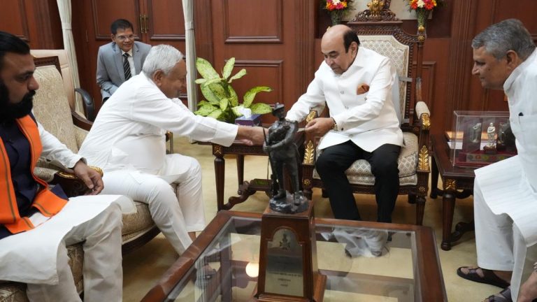 नीतीश कुमार ने इस्तीफ़ा दिया; सम्राट चौधरी बिहार के अगले CM बनने को तैयार | LIVE