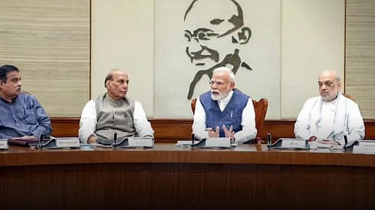 विष्णु नागर का व्यंग्यः प्रधानमंत्री सचमुच ‘करुणावतार’ हैं, गर्मी में खूब पानी पीने की सलाह कोई ऐसे नहीं देता!