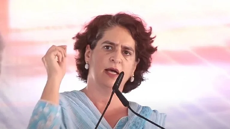 शिक्षा नीति पर घिरी मोदी सरकार!, प्रियंका गांधी का वार, कहा- कमियां छुपाने के लिए छात्रों पर बल प्रयोग कर रही सरकार