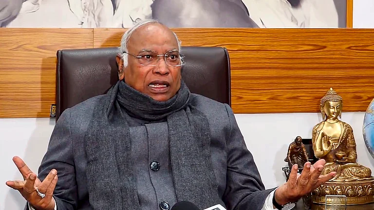 ललिता गौतम हत्याकांड: ‘BJP का दलित विरोधी चेहरा एक बार फिर बेनकाब’, खड़गे ने पूछा- आखिर योगी सरकार किस सच को छिपाना चाहती है?