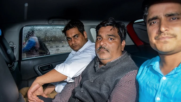 अंकित शर्मा हत्याकांड में ताहिर हुसैन समेत 5 दोषियों को उम्रकैद, 5 लाख रुपये का जुर्माना भी लगा