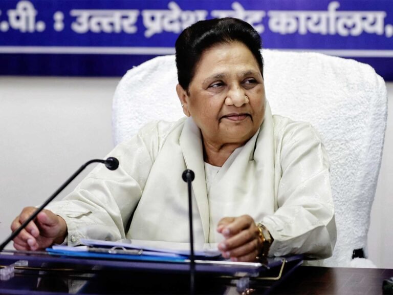 मायावती ने वंदे मातरम पर बहस को ‘बेवजह’ बताया।