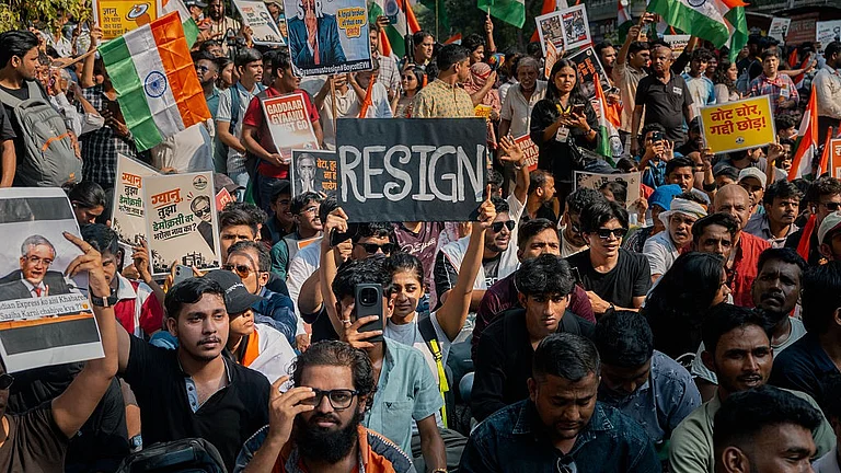 ज्ञानेश कुमार पर मोदी सरकार की हठधर्मी और गांधी जी के चंपारण सत्याग्रह की याद