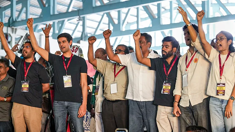 प्रकाश राज, ध्रुव राठी ने CJP के साथ मिलकर SIR के खिलाफ किया प्रदर्शन, ज्ञानेश कुमार की तत्काल इस्तीफे की मांग